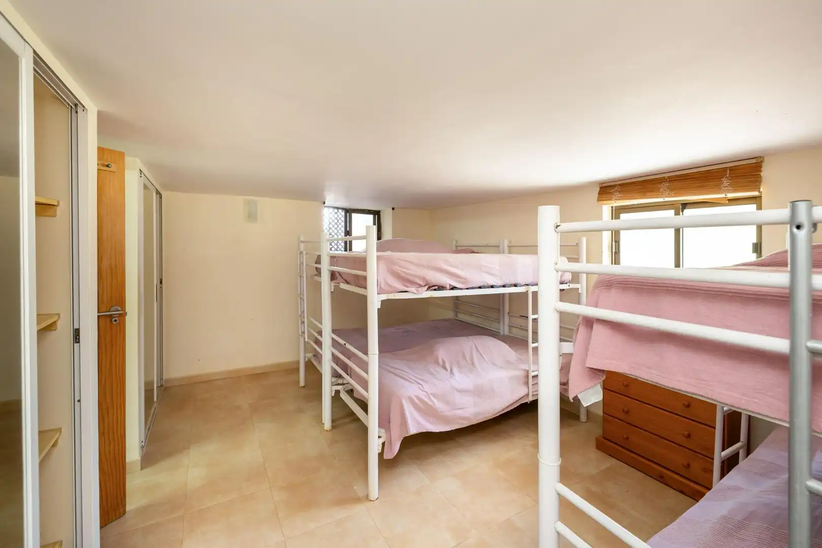 Schlafzimmer von Einfamilien-Reihenhaus zum Verkauf in Motril mit Klimaanlage, Möbliert und Balkon