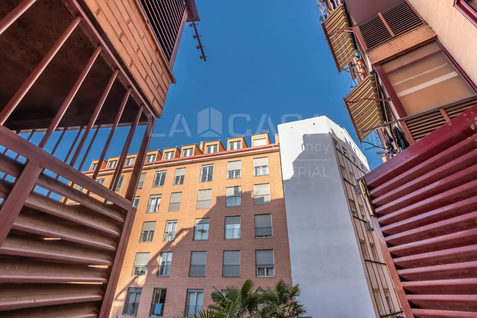 Exterior view of Flat for sale in Madrid  with Heating, Terrace and Balcony