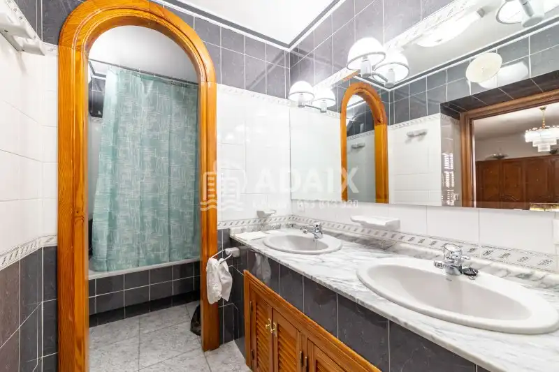 Badezimmer von Haus oder Chalet zum Verkauf in Úbeda mit Terrasse, Abstellraum und Balkon