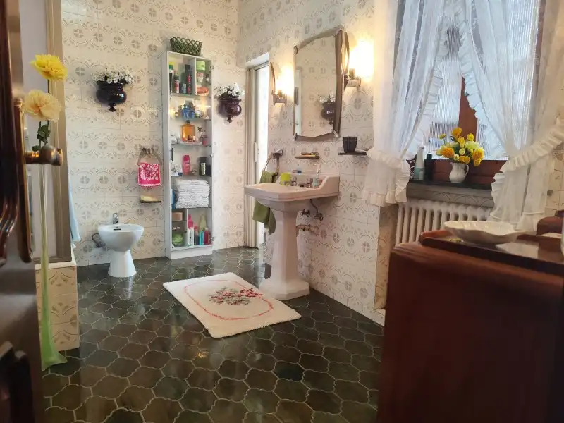 Bathroom of Flat for sale in Muros de Nalón  with Furnished