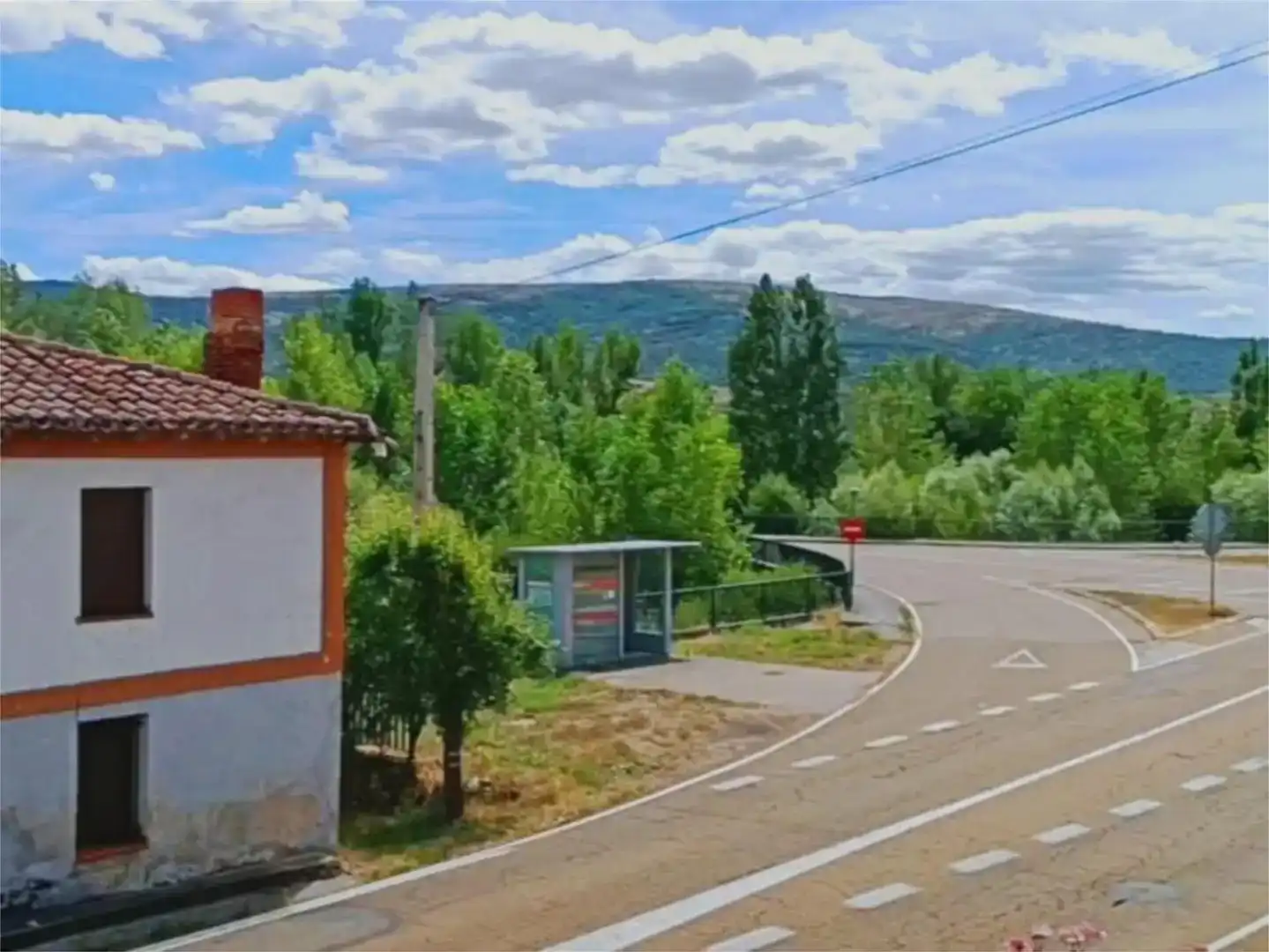 Vista exterior de Pis en venda en Cervera de Pisuerga amb Jardí privat, Parquet i Traster