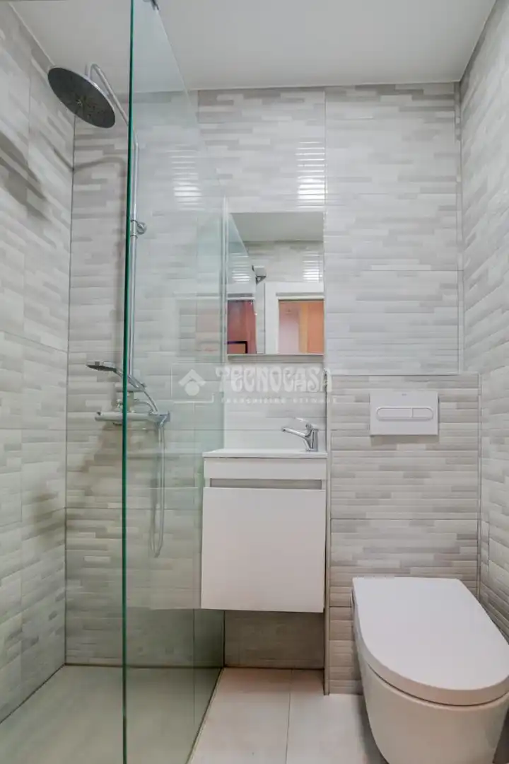 Baño de Piso en venta en Barcelona con Balcón