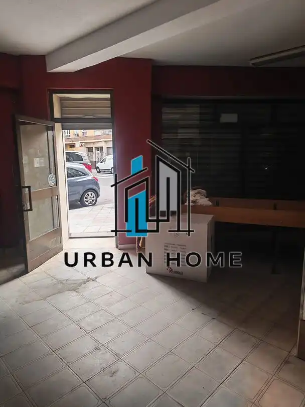 Local comercial en venda a Calle Batalla de Clavijo