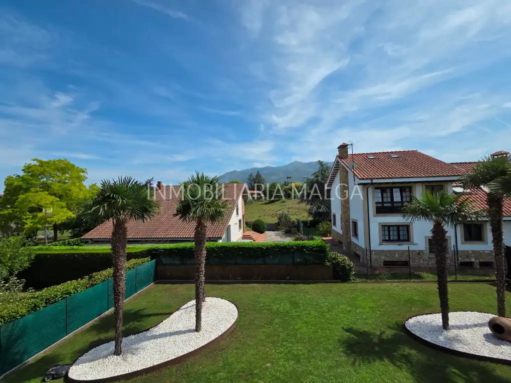 Garden of Houses for sale in Colunga  with Heating, Private garden and Parquet flooring