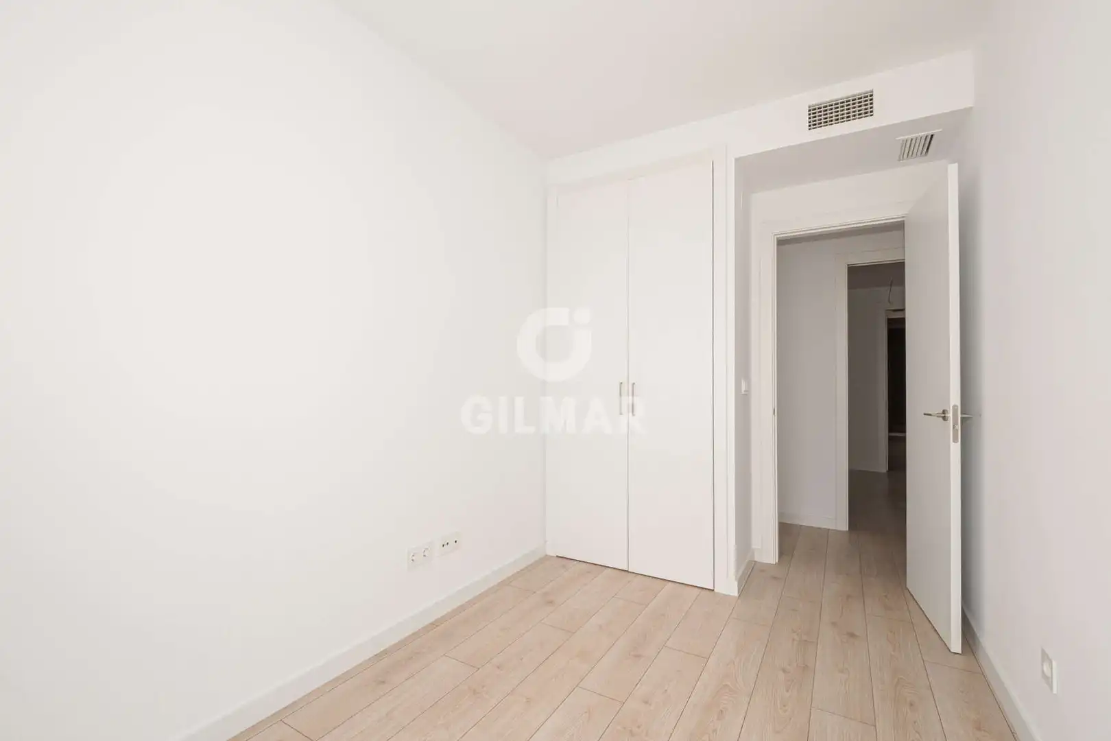 Bedroom of Flat for sale in Tomares  with Heating, Private garden and Storage room