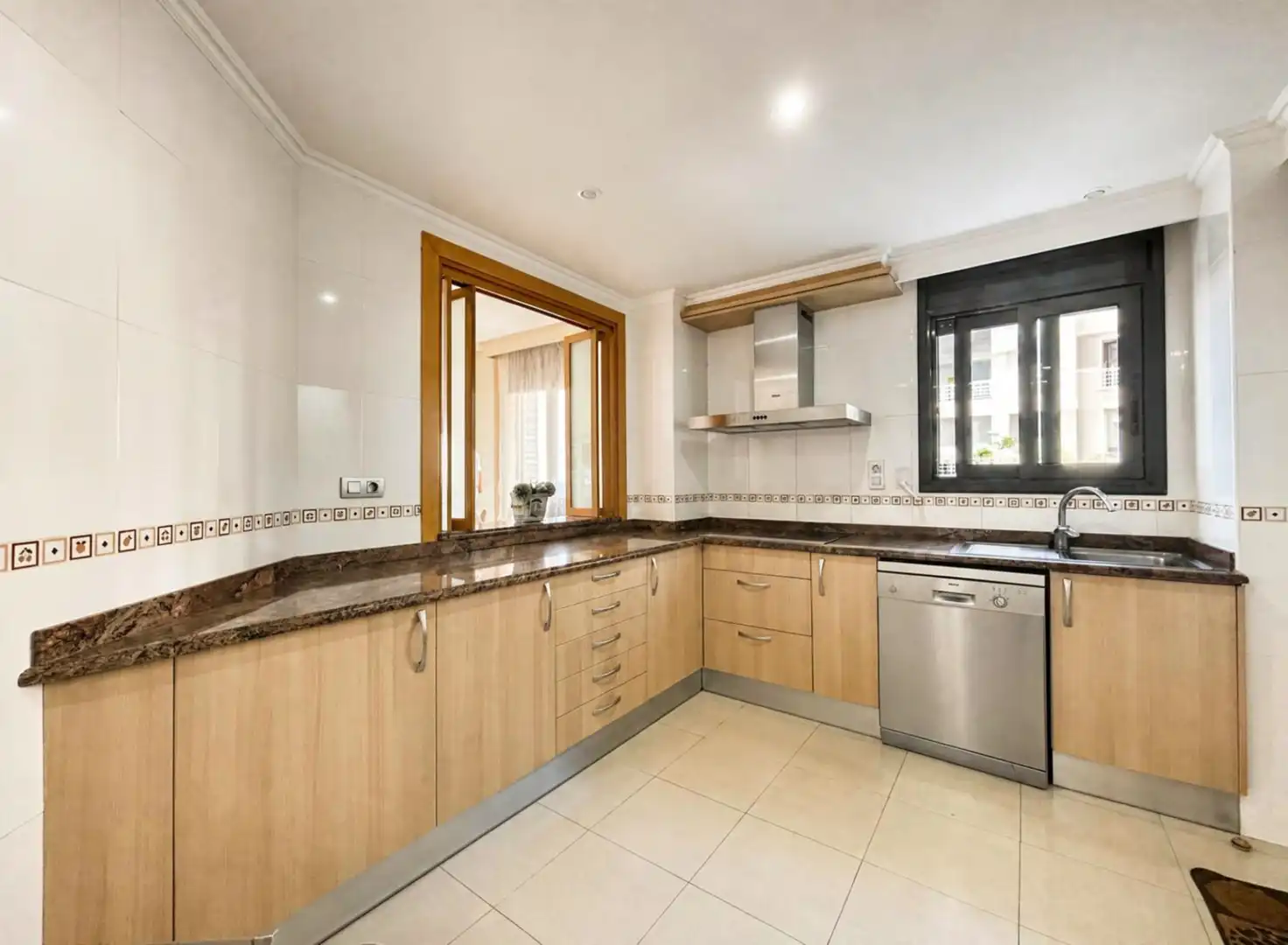 Kitchen of Flat for sale in Roses  with Air Conditioner, Heating and Terrace