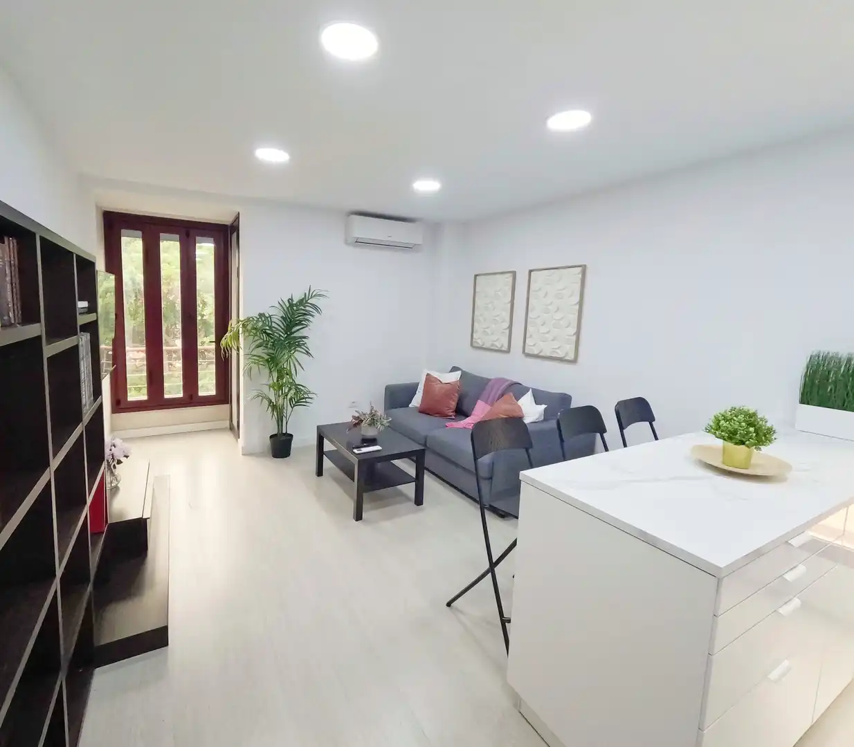 Living room of Flat for sale in Santa Cruz de Tenerife  with Air Conditioner, Parquet flooring and Storage room