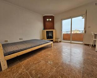 Dormitori de Apartament per a compartir en  Valencia Capital amb Moblat, Forn i Rentadora