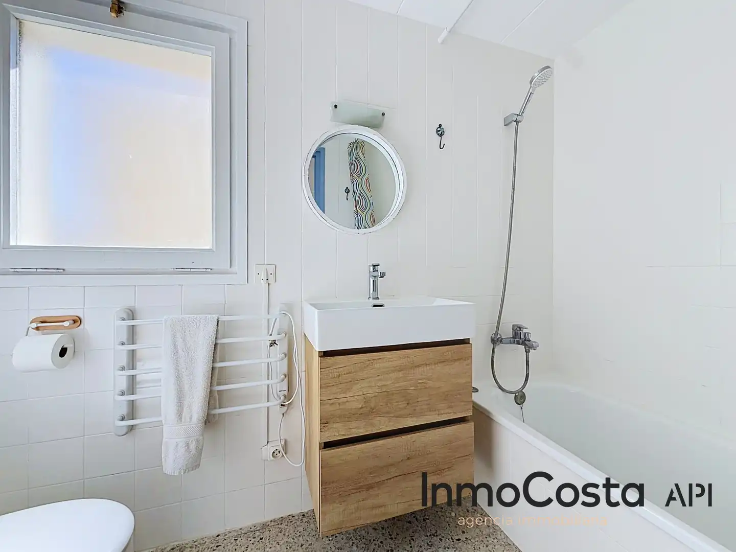 Bathroom of Apartments for sale in L'Estartit  with Terrace, Furnished and Washing machine