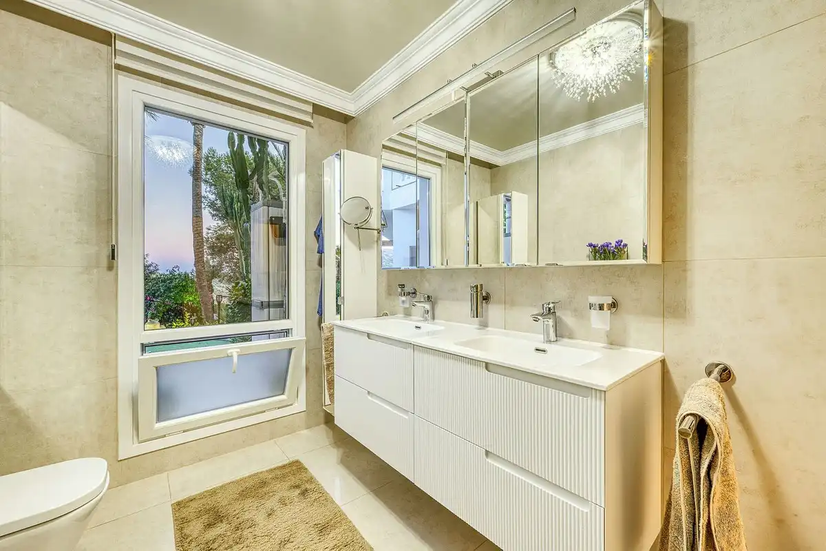 Bathroom of Detached homes for sale in Marbella  with Air Conditioner, Terrace and Storage room
