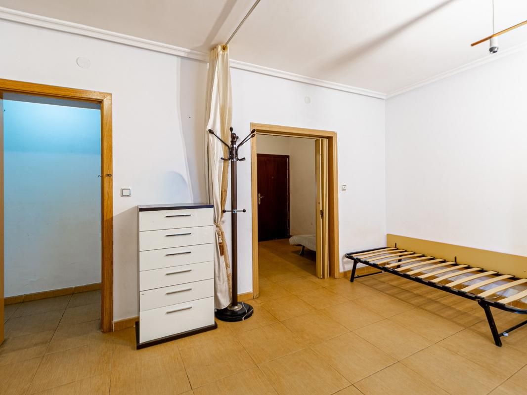 Dormitori de Pis en venda en  Madrid Capital amb Aire condicionat, Terrassa i Balcó