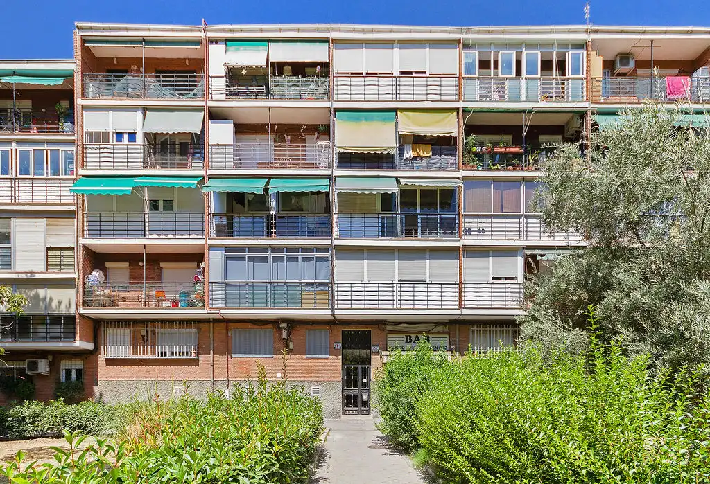 Vista exterior de Piso en venta en Madrid