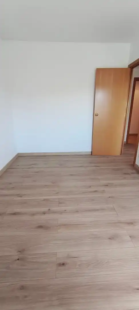 Habitación de Piso en venta en Sant Adrià de Besòs con Calefacción y Balcón