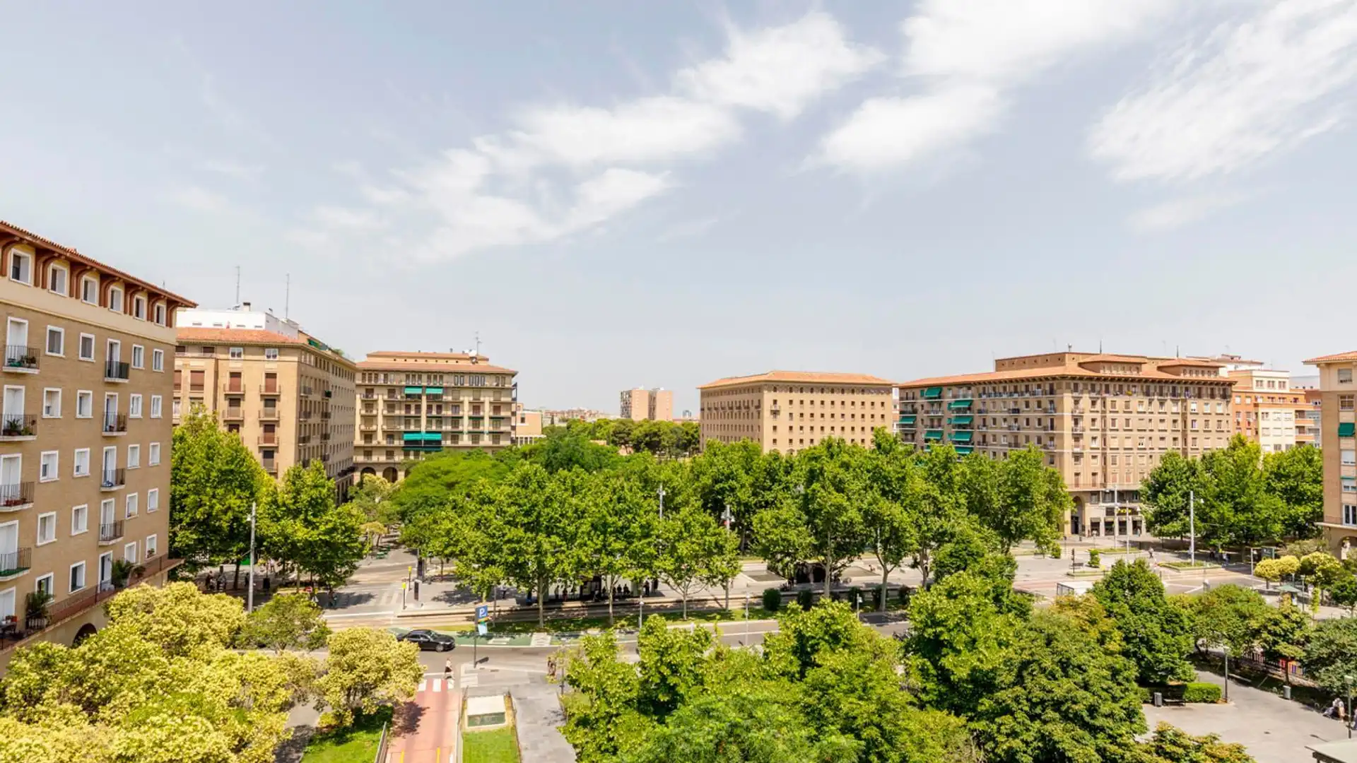 Exterior view of Flat for sale in  Zaragoza Capital  with Air Conditioner, Terrace and Storage room