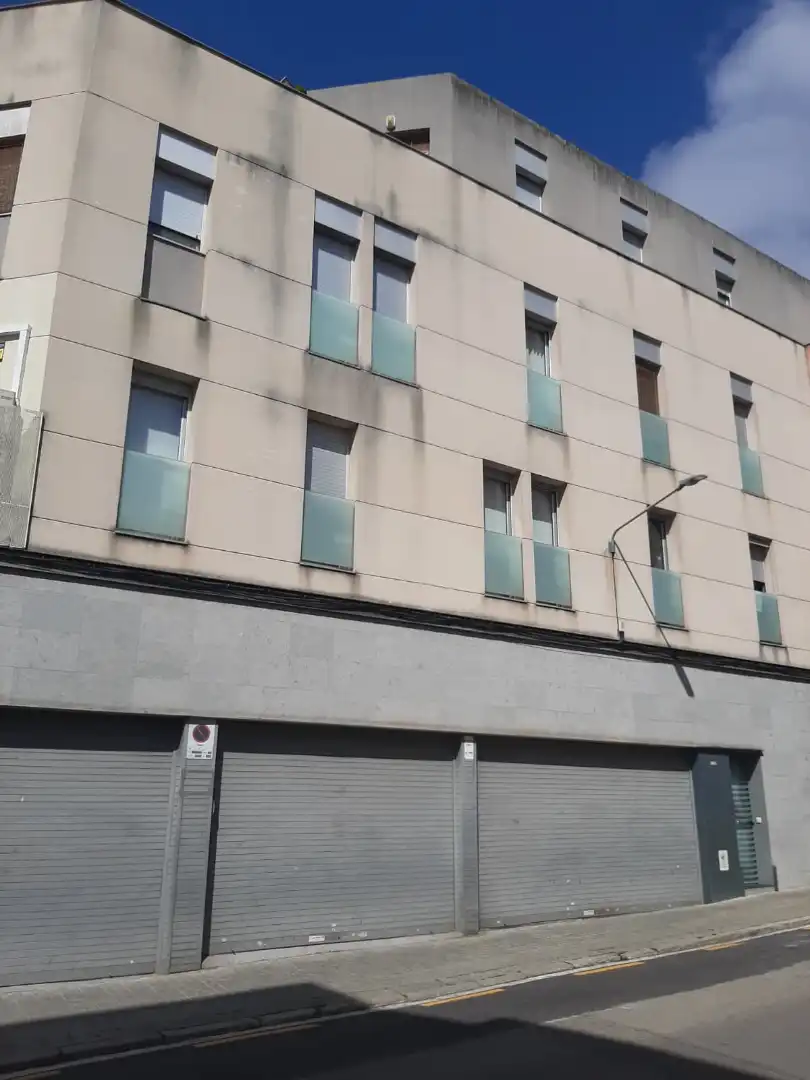 Außenansicht von Garage zum Verkauf in Mataró