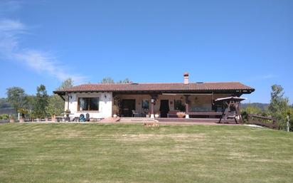 Vista exterior de Casa o xalet en venda en Reocín amb Terrassa