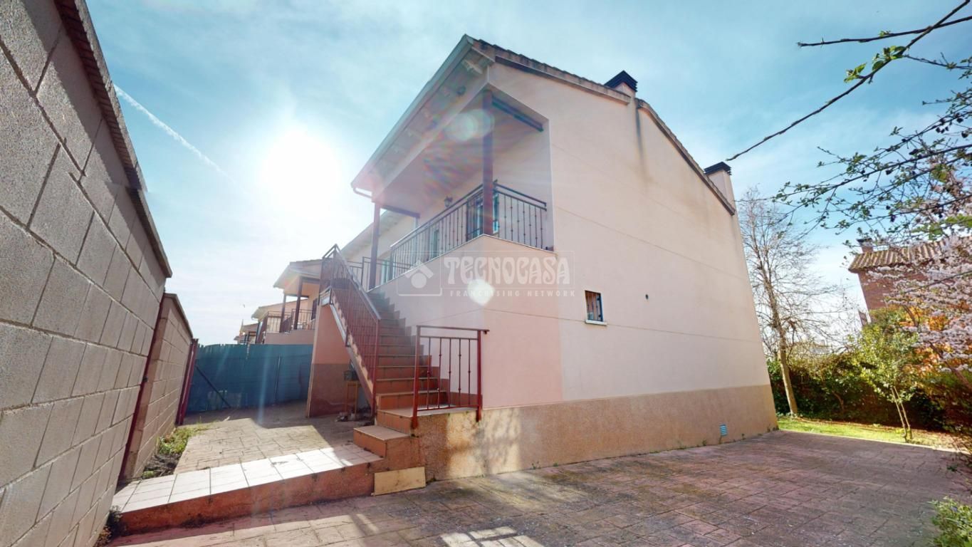 Exterior view of Single-family semi-detached for sale in Horche