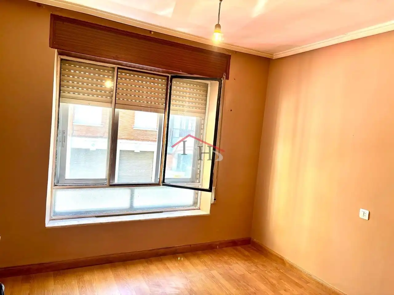 Bedroom of Flat for sale in León Capital   with Heating, Parquet flooring and Storage room