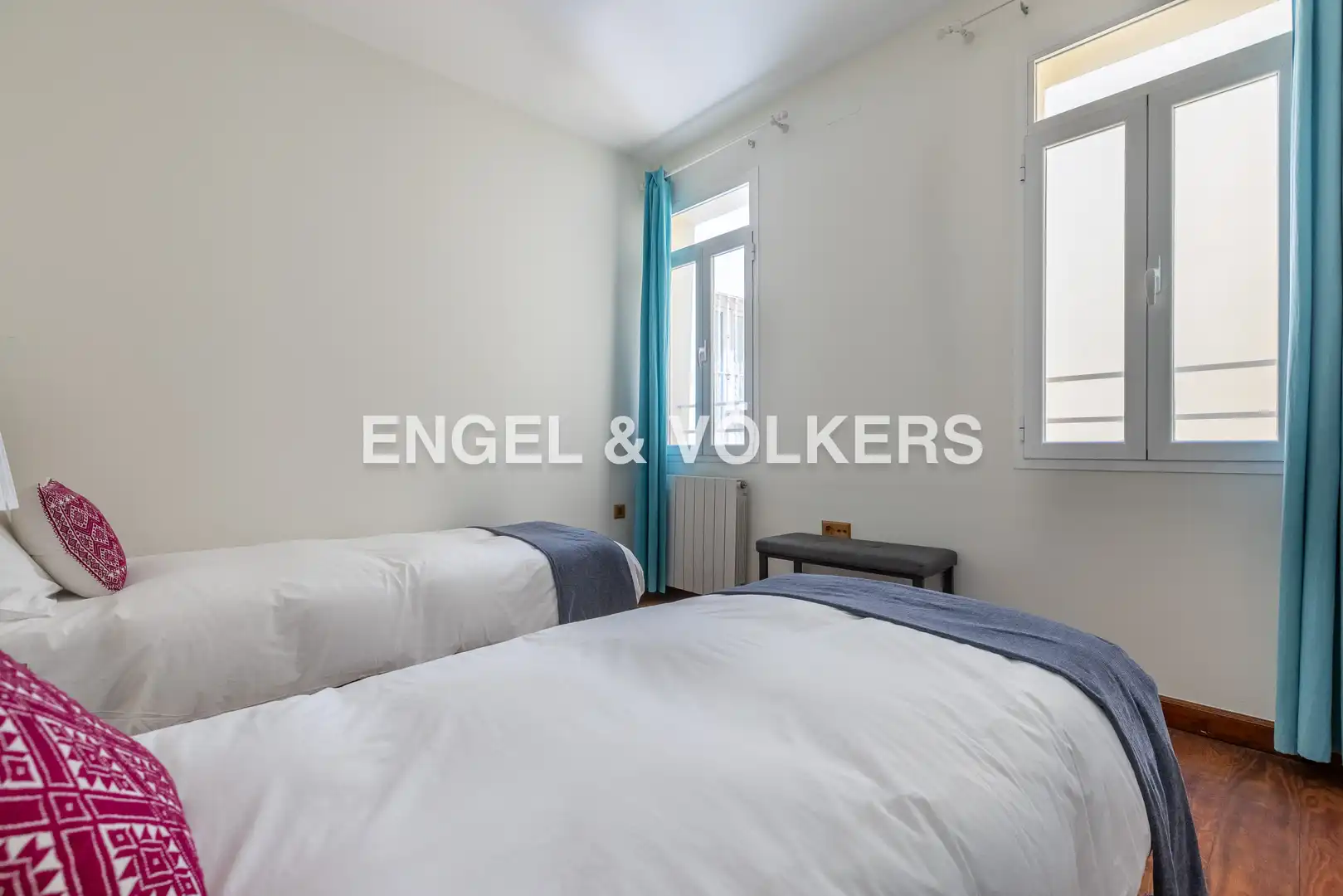 Bedroom of Attic for sale in Sevilla  with Air Conditioner, Heating and Terrace