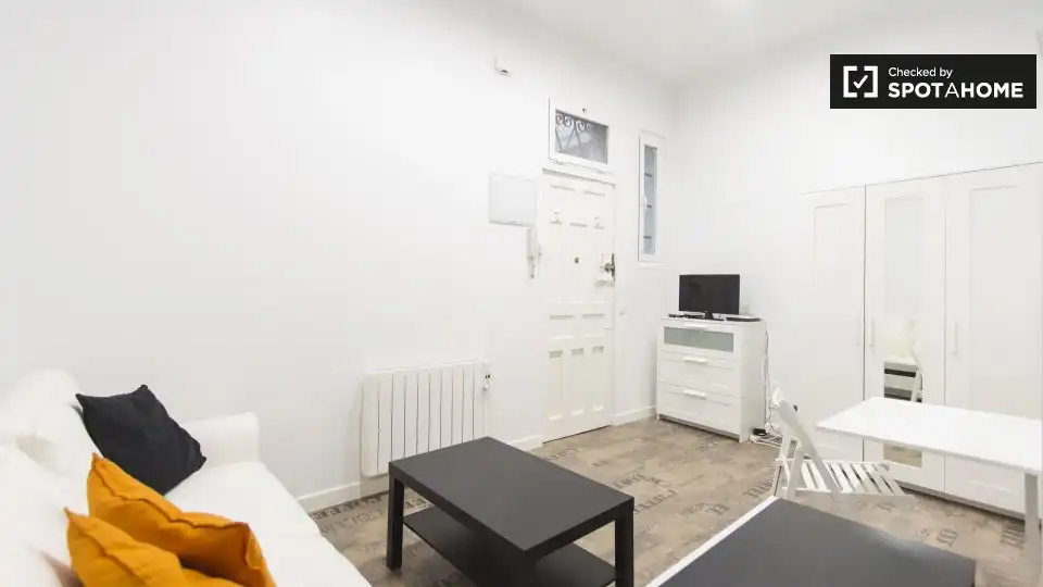 Room in Trafalgar