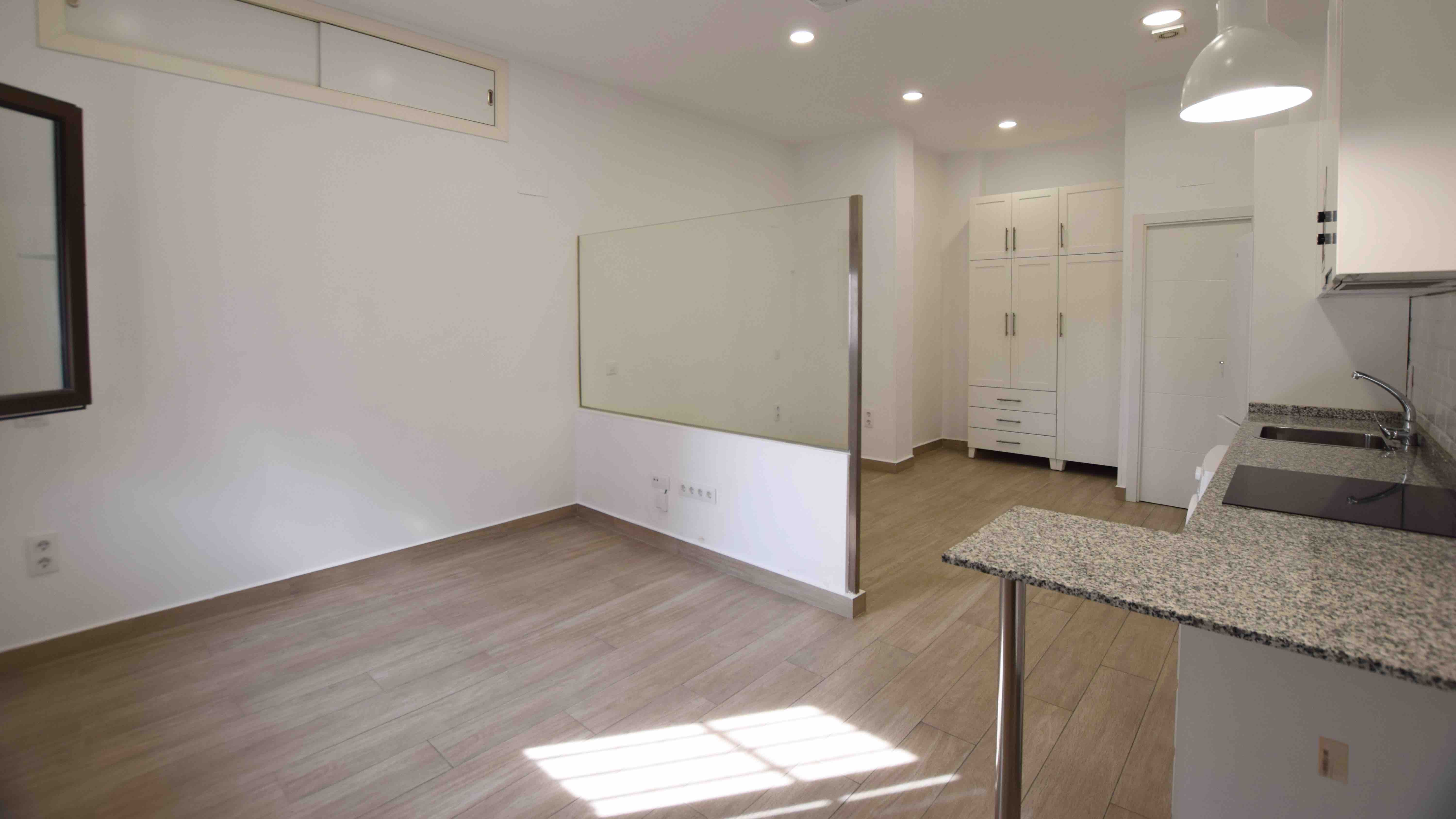 Study to rent in Calle Ramón Jiménez, Pueblo