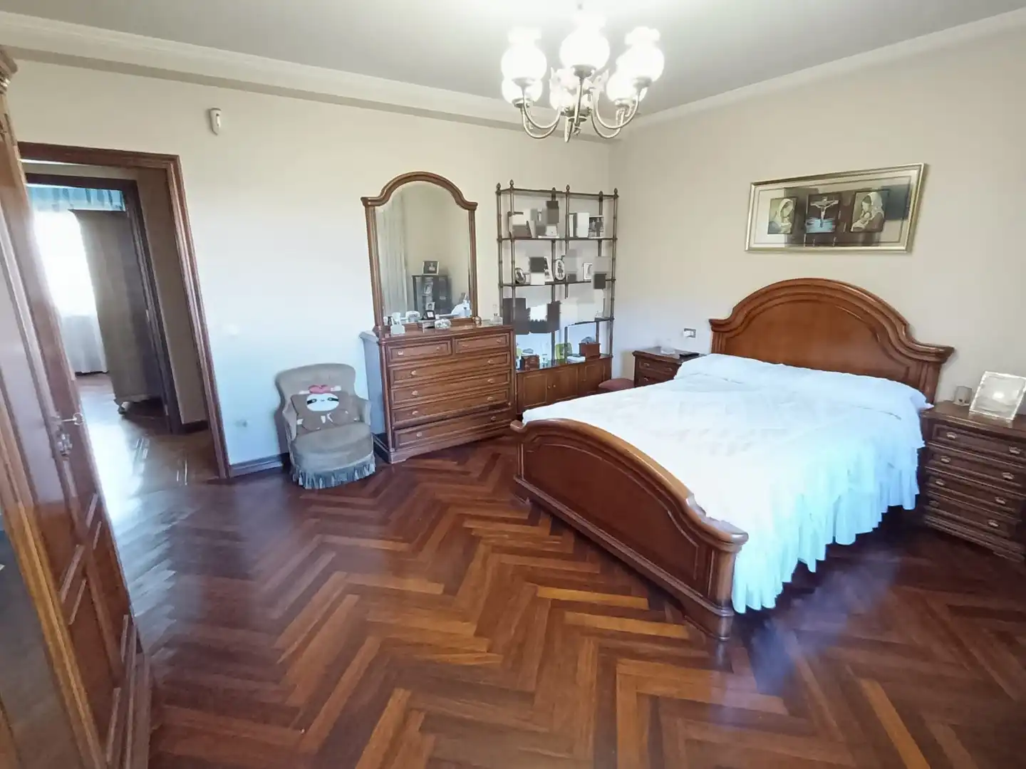 Dormitori de Casa o xalet en venda en Pontevedra Capital  amb Calefacció, Jardí privat i Parquet