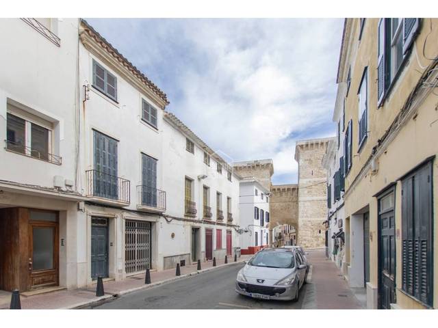 Casa-chalet en Venta en Centre Històric