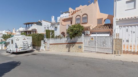Foto 3 de Casa adosada en venta en Huétor Vega, Granada