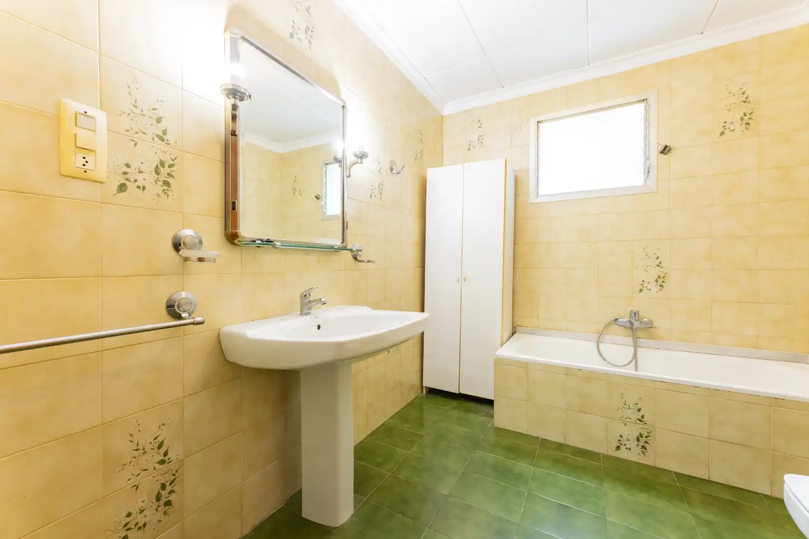 Baño de Piso en venta en Llaurí con Aire acondicionado, Calefacción y Trastero
