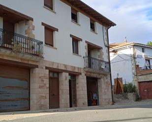 Exterior view of Single-family semi-detached for sale in Valle de Yerri / Deierri