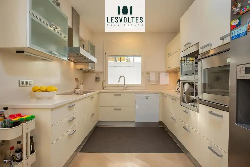 Cocina de Casa o chalet en venta en La Bisbal d'Empordà con Aire acondicionado, Calefacción y Jardín privado