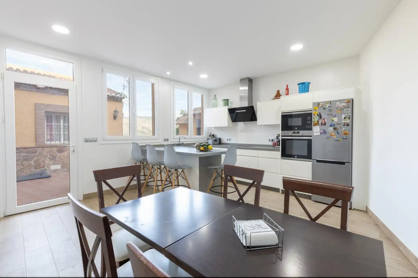 Cocina de Casa o chalet en venta en Madrid con Aire acondicionado, Calefacción y Jardín privado