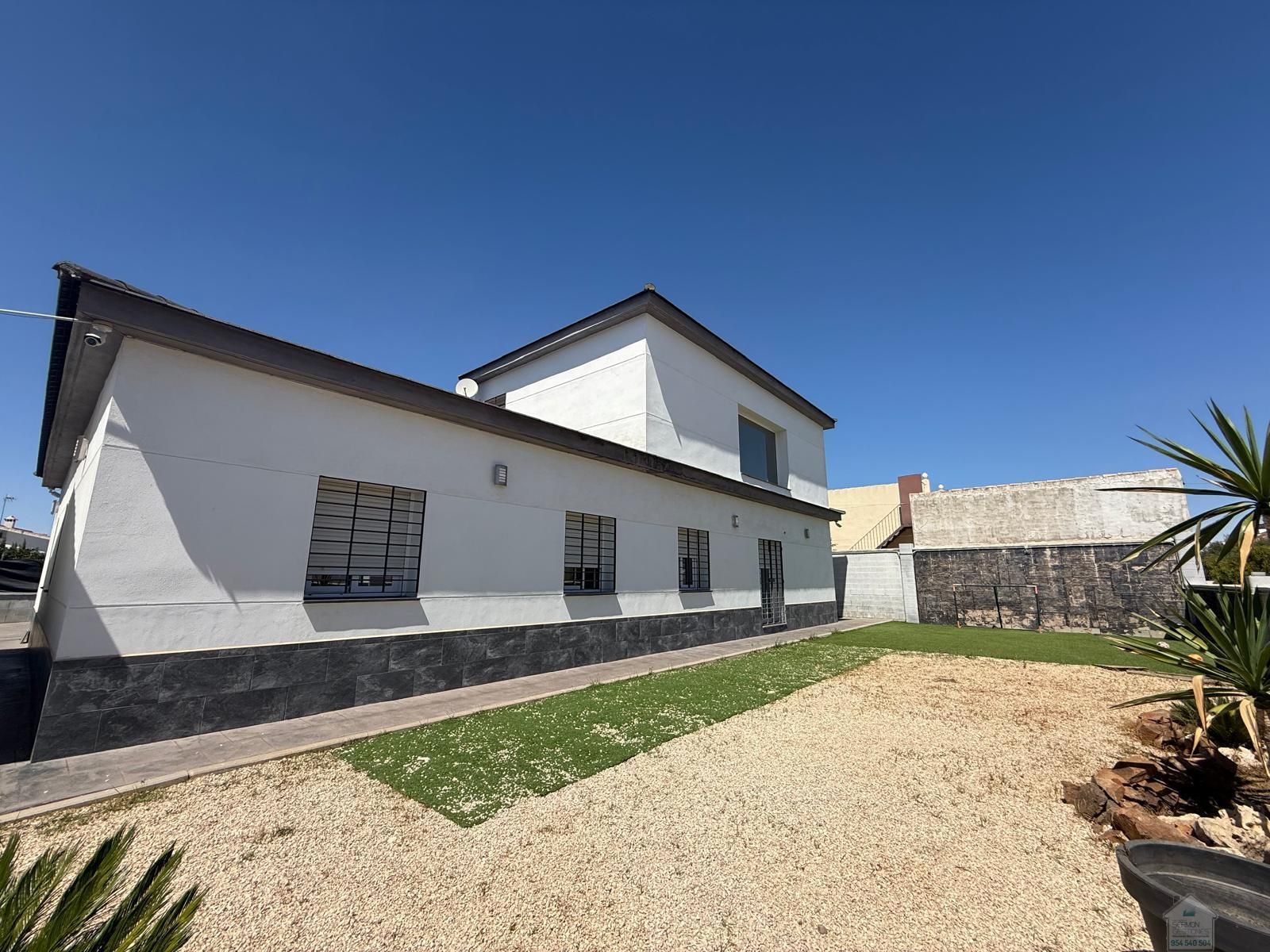 Vista exterior de Casa o chalet de alquiler en Dos Hermanas con Aire acondicionado, Terraza y Trastero