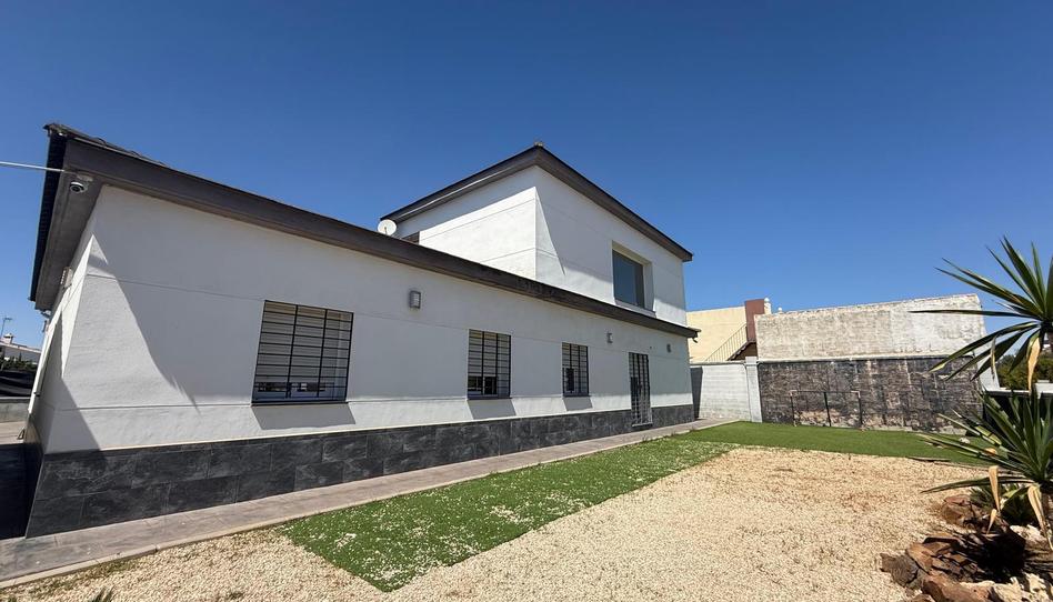 Foto 1 de Casa o xalet de lloguer a Entrenúcleos, Sevilla