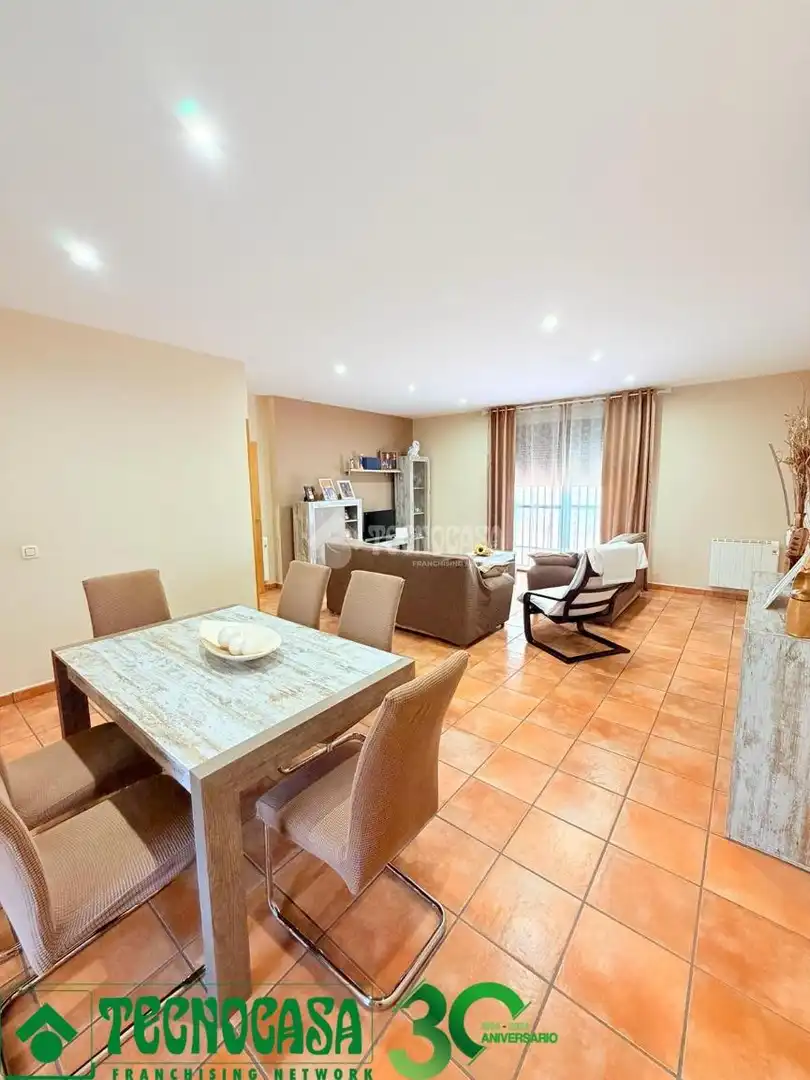 Sala de estar de Casa adosada en venta en Burujón con Aire acondicionado, Calefacción y Terraza