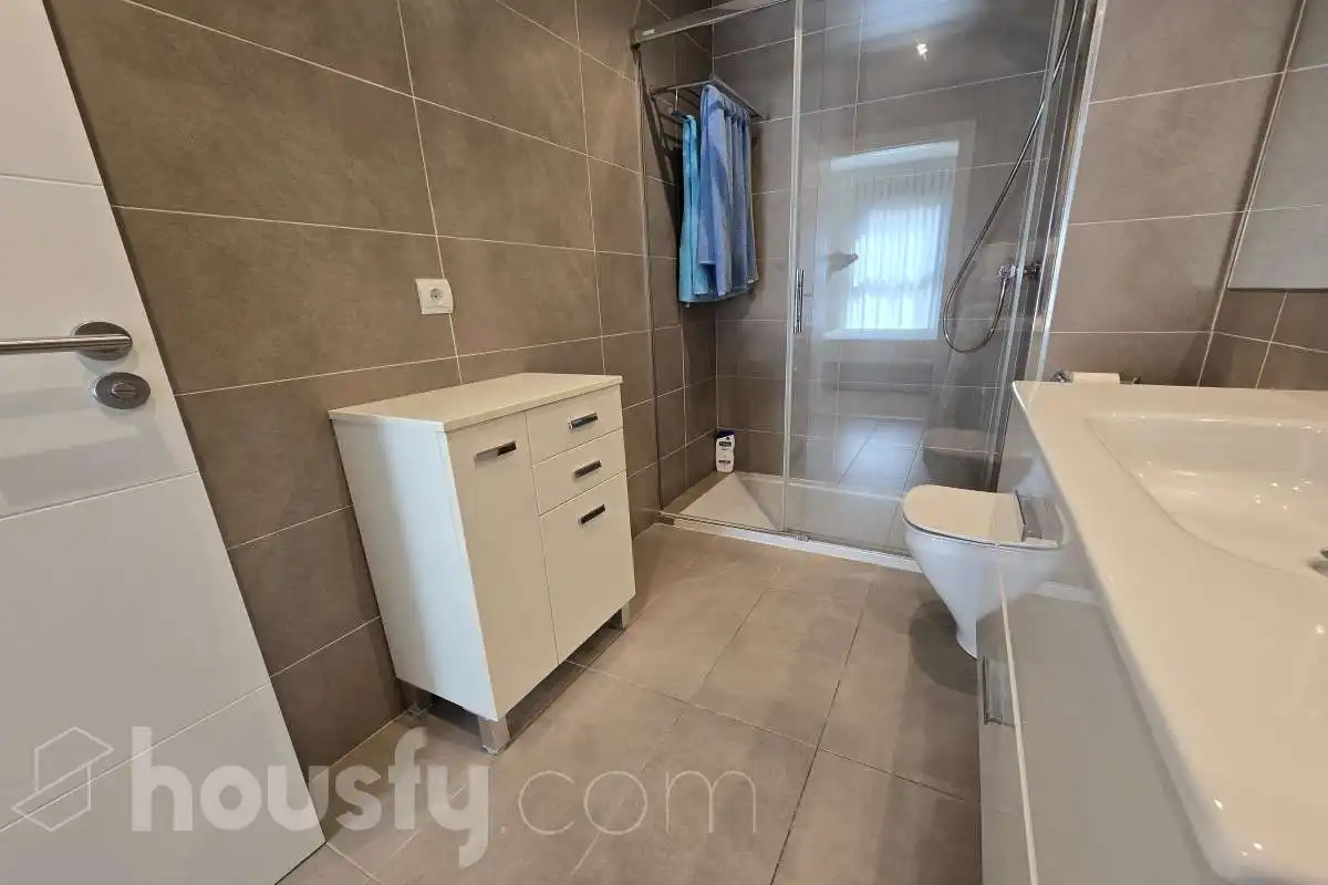 Baño de Piso de alquiler en Barcelona con Aire acondicionado, Calefacción y Parquet