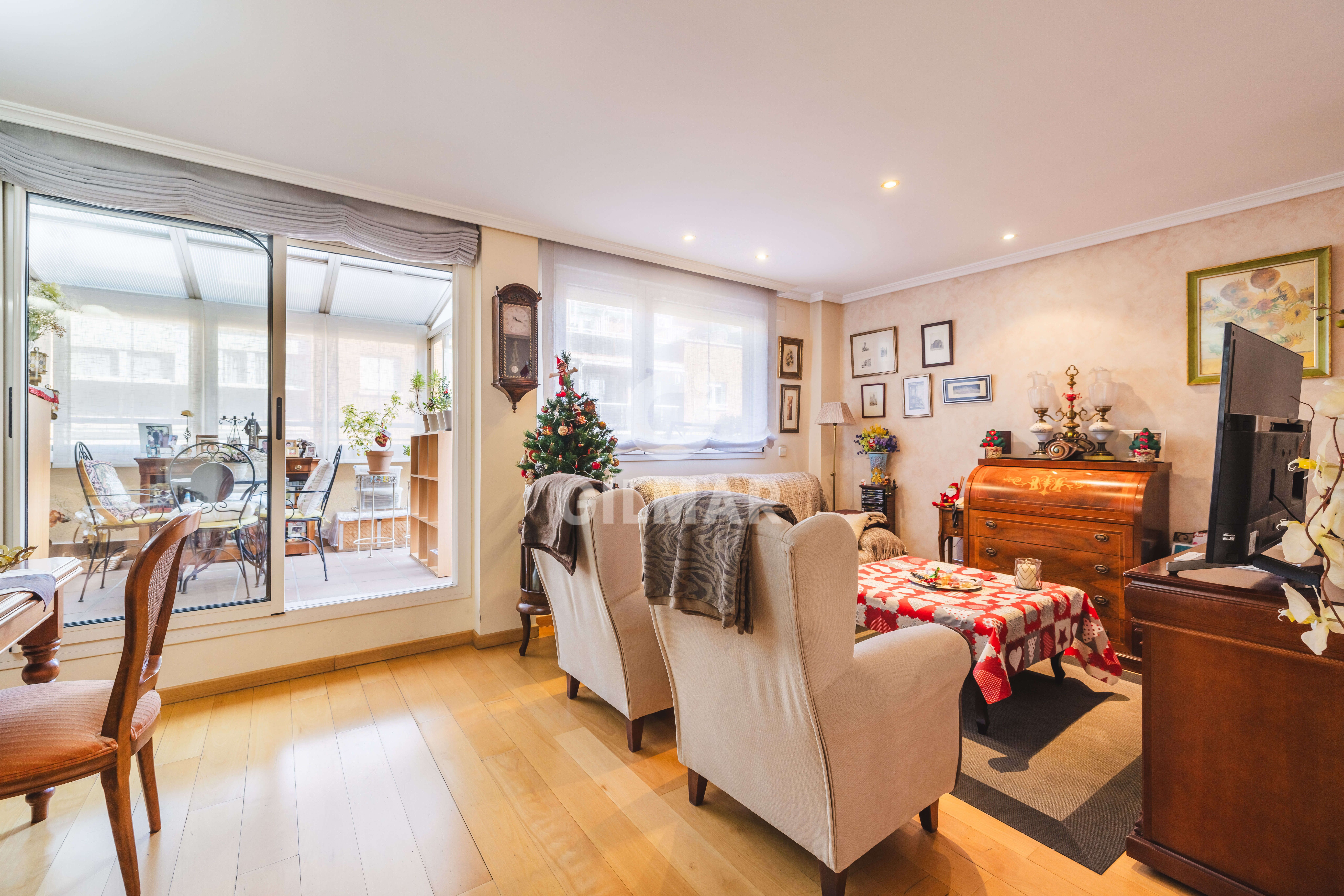 Sala d'estar de Àtic en venda en  Madrid Capital amb Calefacció, Traster i Piscina