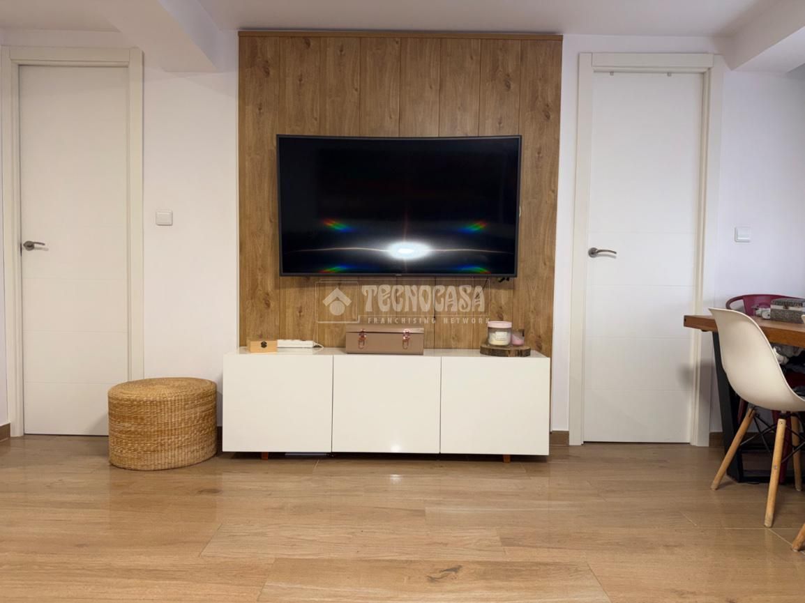 Living room of Flat for sale in  Sevilla Capital  with Air Conditioner, Terrace and Balcony