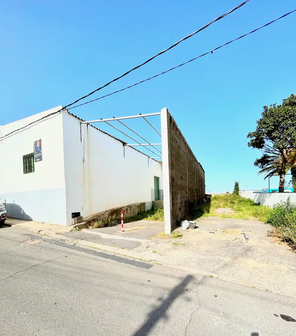 Exterior view of Industrial buildings for sale in Arico