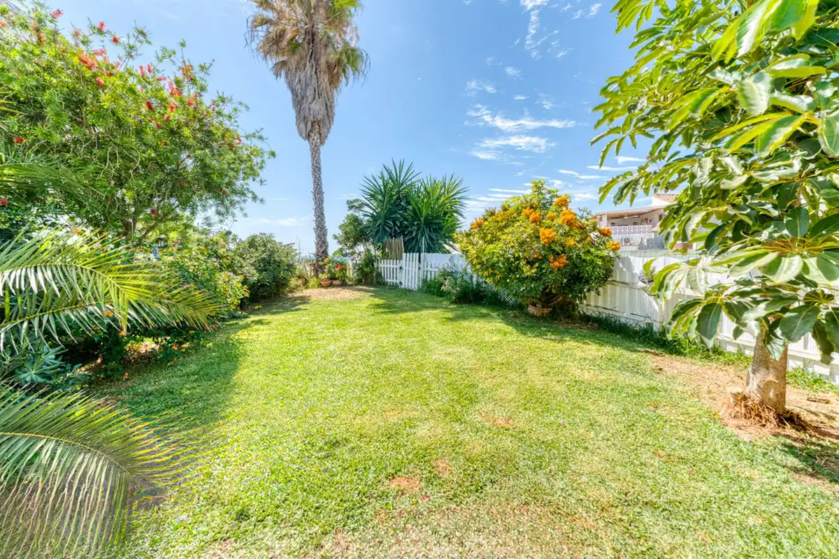 Jardín de Casa adosada en venta en Estepona con Aire acondicionado, Jardín privado y Terraza