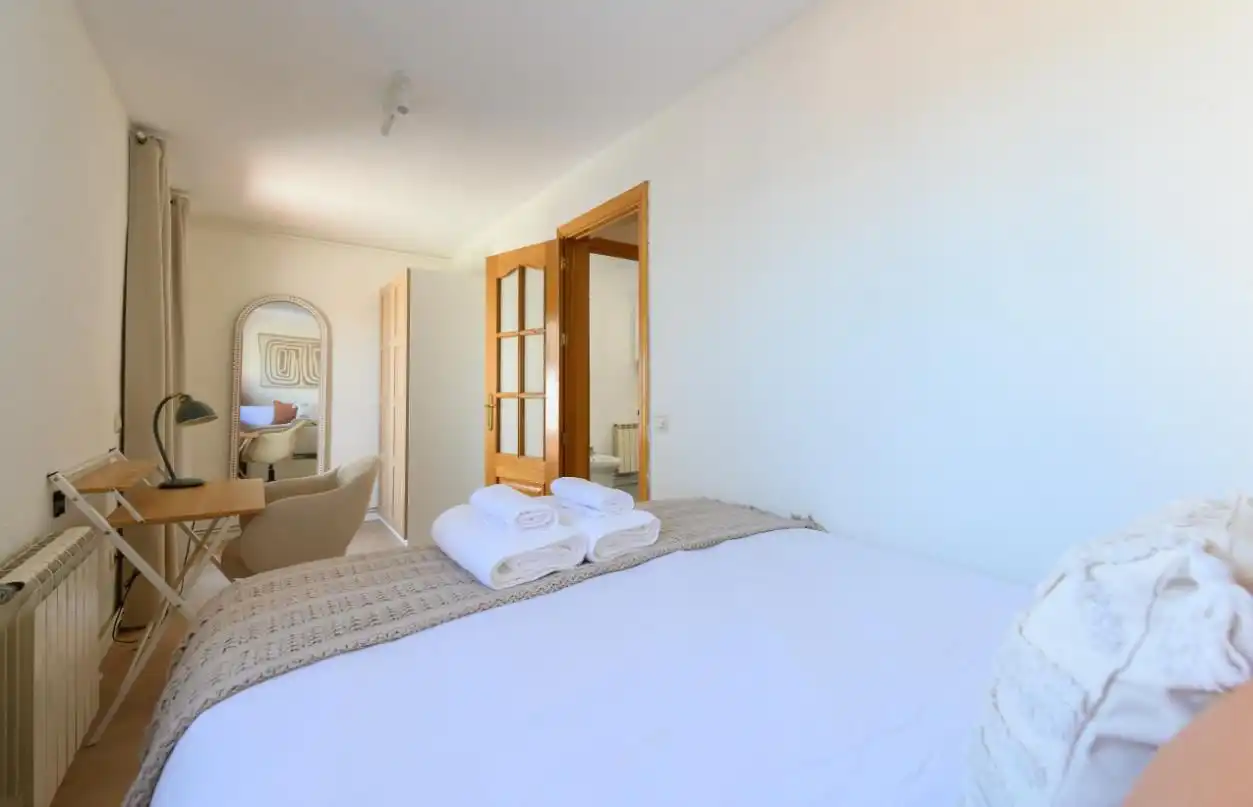 Dormitori de Àtic de lloguer en Madrid amb Aire condicionat, Calefacció i Parquet