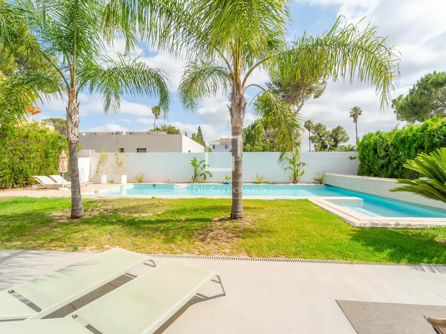 Piscina de Casa o xalet en venda en L'Eliana amb Aire condicionat, Jardí privat i Traster