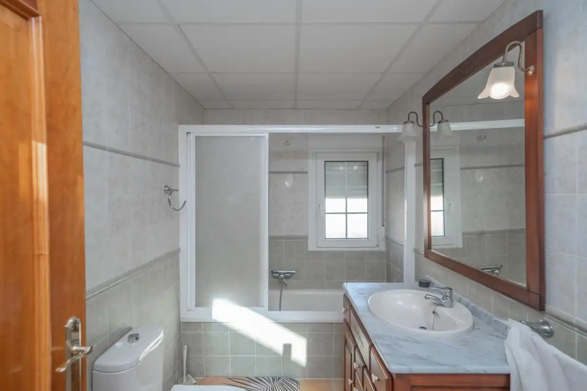 Bathroom of Houses for sale in San Vicente del Raspeig / Sant Vicent del Raspeig  with Air Conditioner, Heating and Private garden