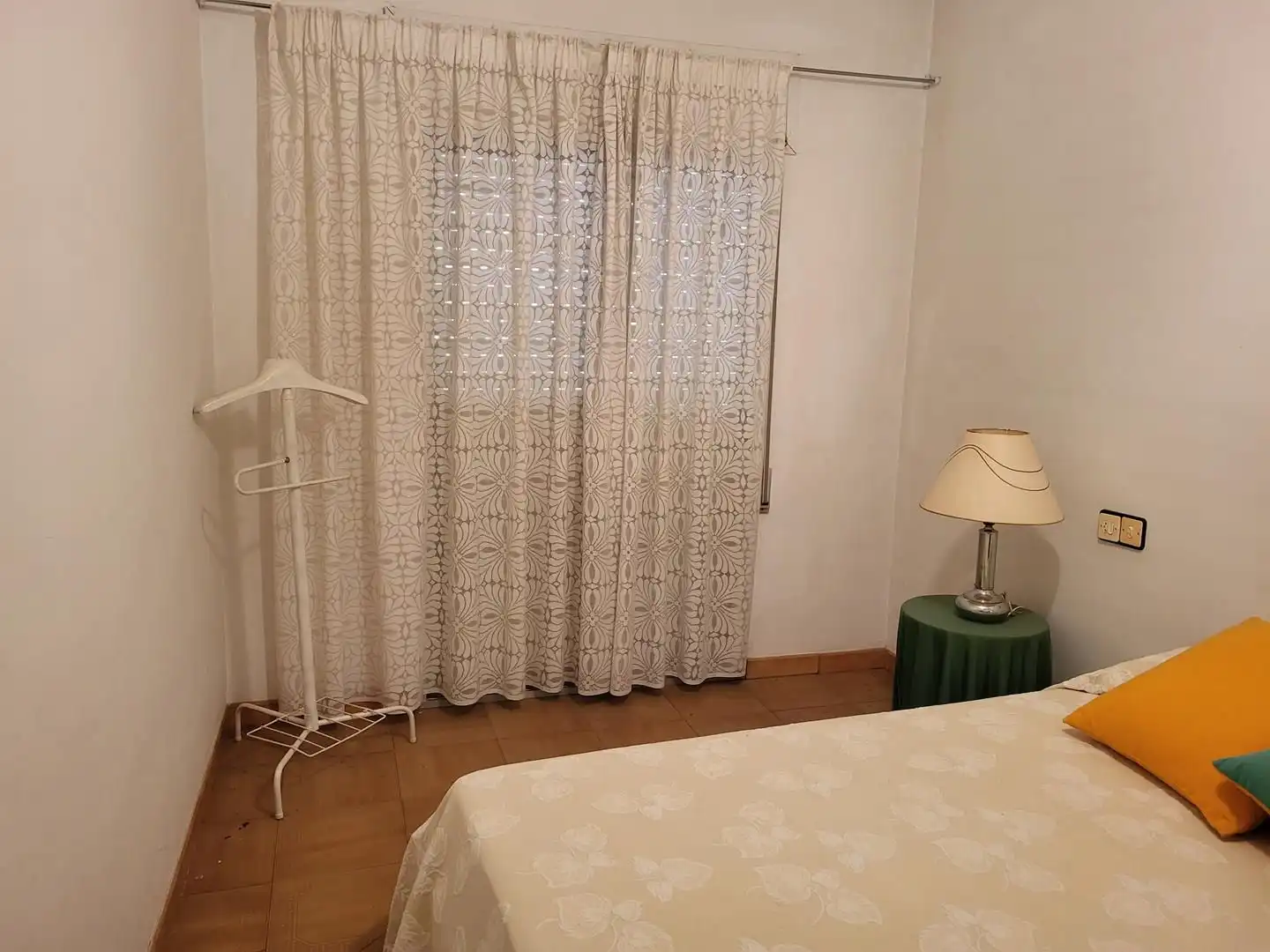 Dormitori de Casa o xalet en venda en El Picazo   amb Calefacció, Terrassa i Moblat
