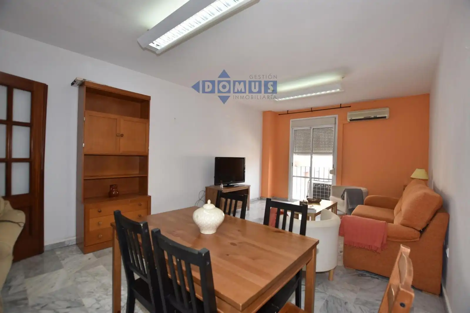 Living room of Flat for sale in Ronda  with Air Conditioner, Terrace and Furnished