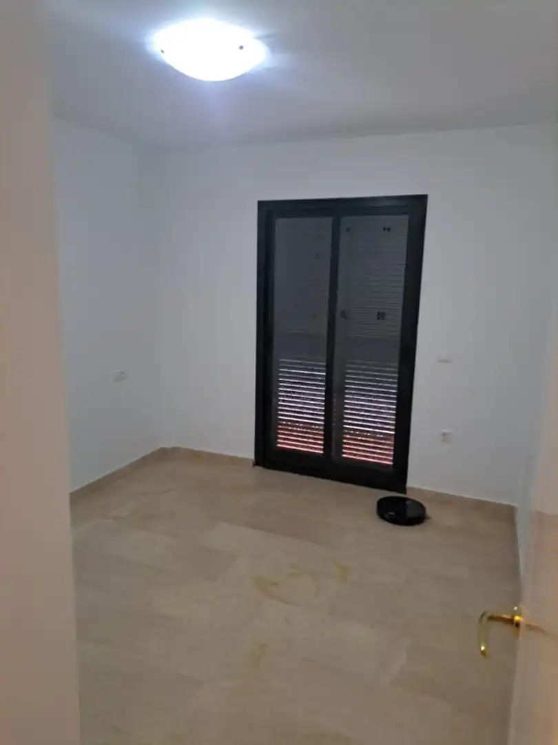 Einfamilien-Reihenhaus zum Verkauf in Manilva mit Privatgarten und Gemeinschaftspool