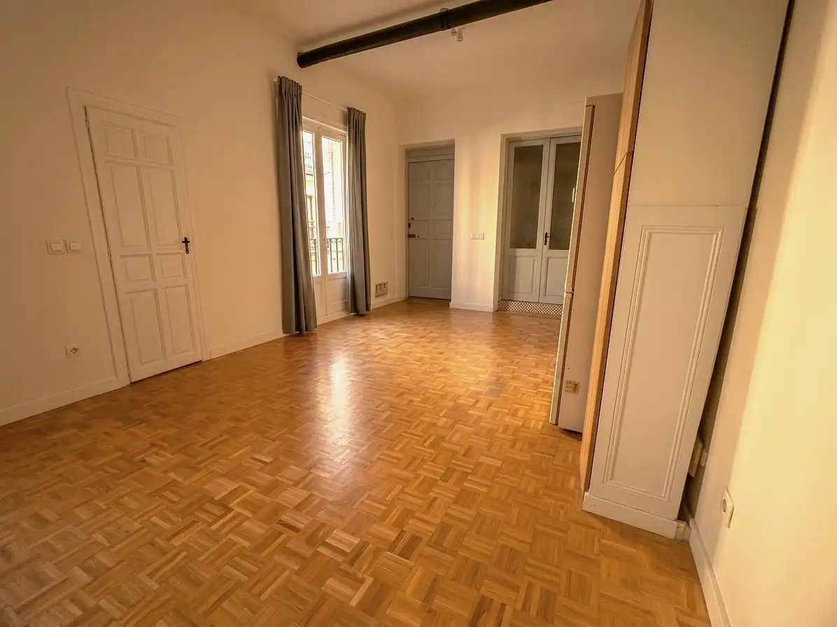 Habitación de Piso en venta en Madrid con Trastero