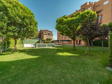 Flat with pool for sale in Calle de Fernando VII
