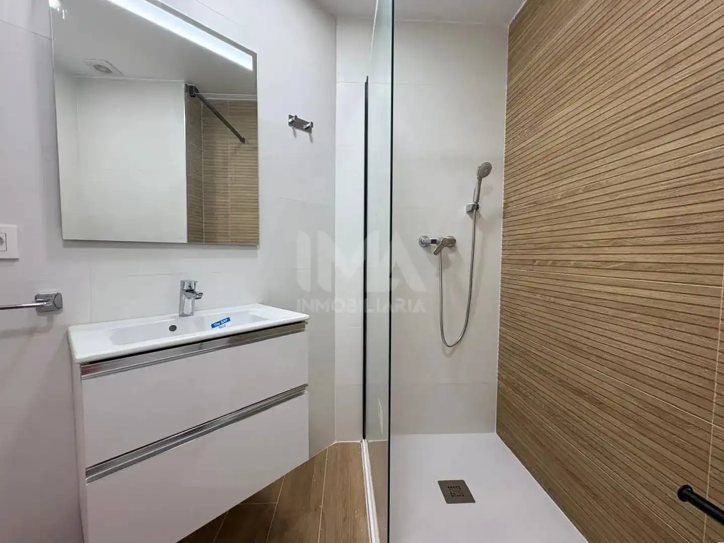 Bathroom of Detached homes for rent in L'Eliana  with Air Conditioner, Heating and Parquet flooring