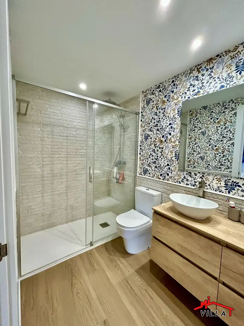 Bathroom of Flat for sale in Laredo  with Heating, Parquet flooring and Balcony